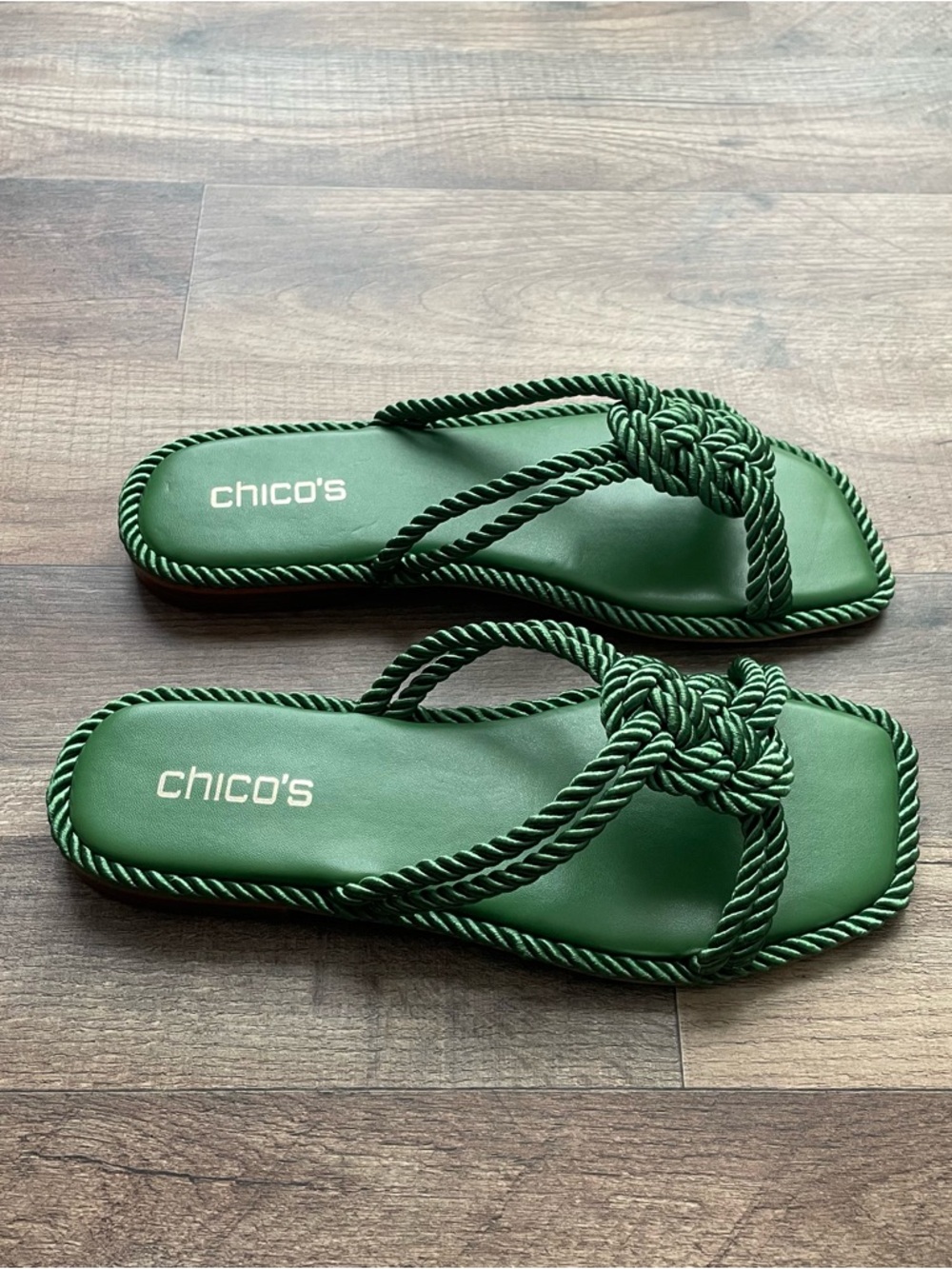 Chico's Sandals Wm 8.5 M Green  Rope Knot Detail Flats Slides Athena